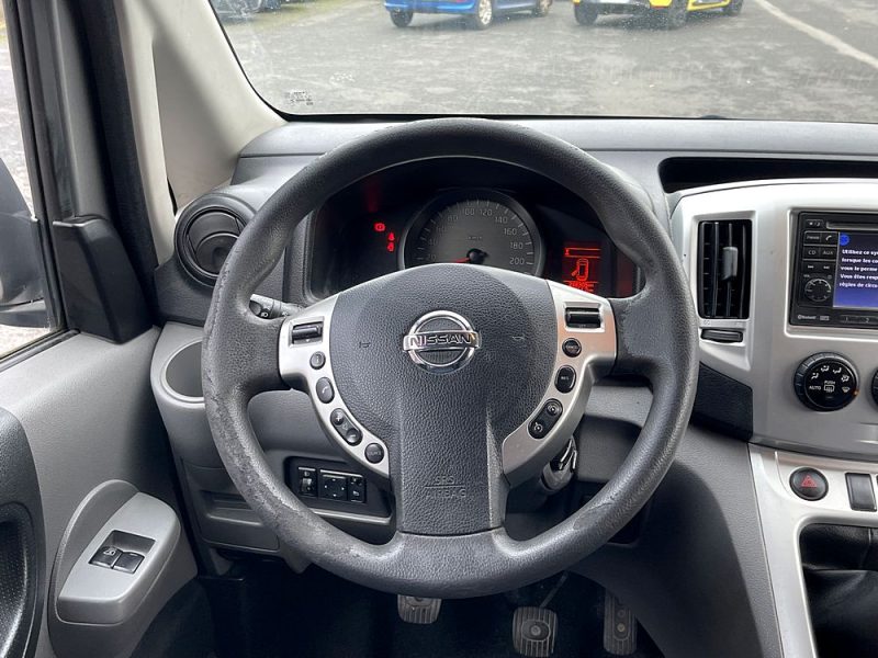 NISSAN NV200 