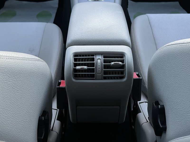 MERCEDES CLASSE CLC 200 KOMPRESSOR 1.8 184 Cv BOITE AUTOMATIQUE 1ERE MAIN 57 900 Kms GARANTIE 1 AN