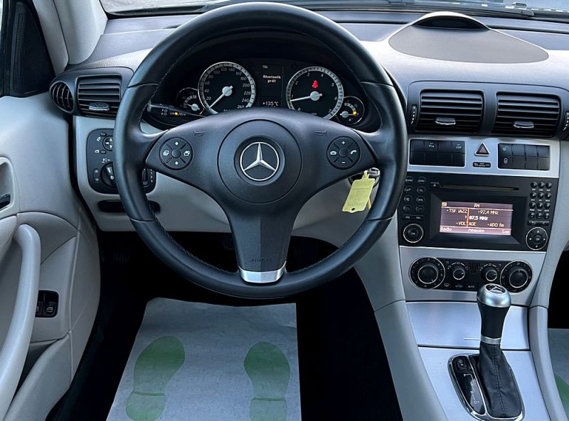 MERCEDES CLASSE CLC 200 KOMPRESSOR 1.8 184 Cv BOITE AUTOMATIQUE 1ERE MAIN 57 900 Kms GARANTIE 1 AN