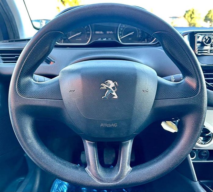 PEUGEOT 208 1.2L vti Acces 68cv / REVISER_GARANTIE