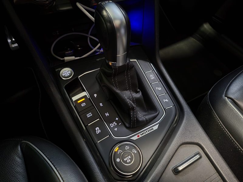 VOLKSWAGEN TIGUAN 2.0 TDI 150 R-LINE 4MOTION DSG APPLE CARPLAY / TOIT OUVRANT / PACK ASSISTANCE