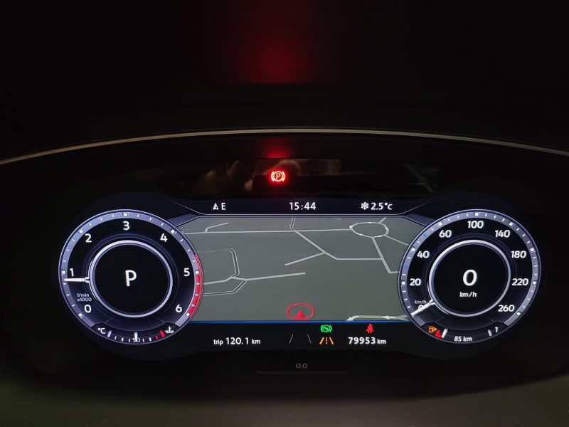 VOLKSWAGEN TIGUAN 2.0 TDI 150 R-LINE 4MOTION DSG APPLE CARPLAY / TOIT OUVRANT / PACK ASSISTANCE