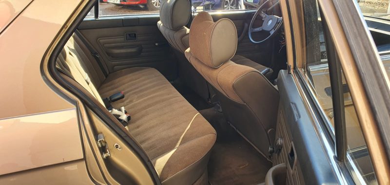 $BMW 520i E28 6 cylindres 126ch, *Collection*, *Restauré complètement*