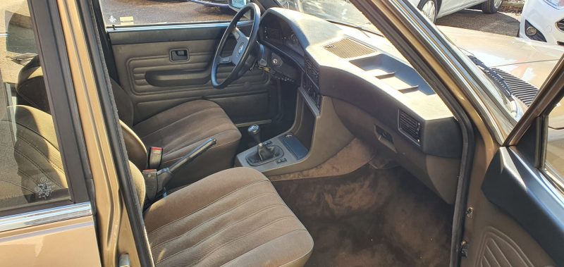 $BMW 520i E28 6 cylindres 126ch, *Collection*, *Restauré complètement*