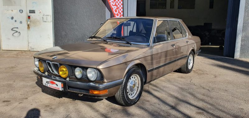 $BMW 520i E28 6 cylindres 126ch, *Collection*, *Restauré complètement*