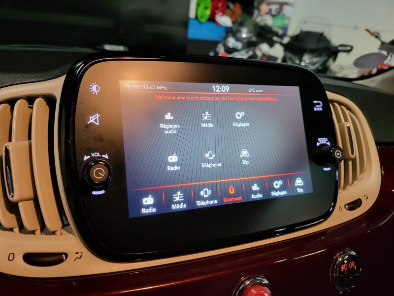 FIAT 500 1.2i 69cv Lounge / TOIT PANORAMIQUE/RADAR-AR/SYSTEME U-CONNECT