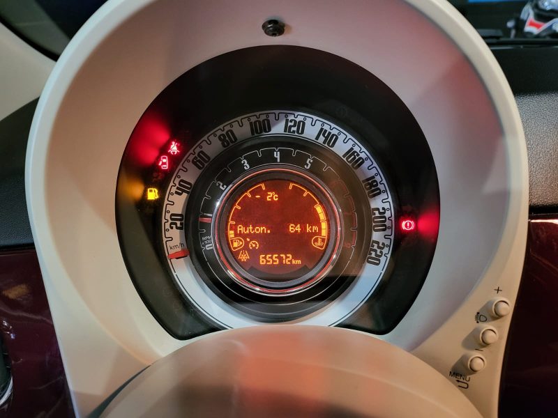 FIAT 500 1.2i 69cv Lounge / TOIT PANORAMIQUE/RADAR-AR/SYSTEME U-CONNECT