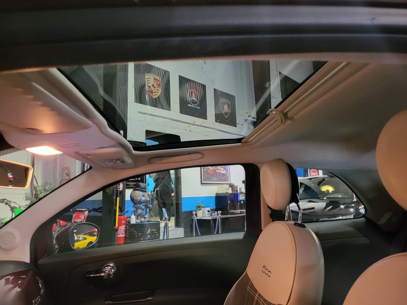 FIAT 500 1.2i 69cv Lounge / TOIT PANORAMIQUE/RADAR-AR/SYSTEME U-CONNECT