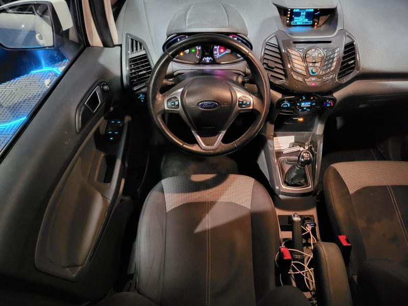 1.5 TDCi 90 cv TITANIUM / RADAR / BLUETOOTH / FEUX AUTO