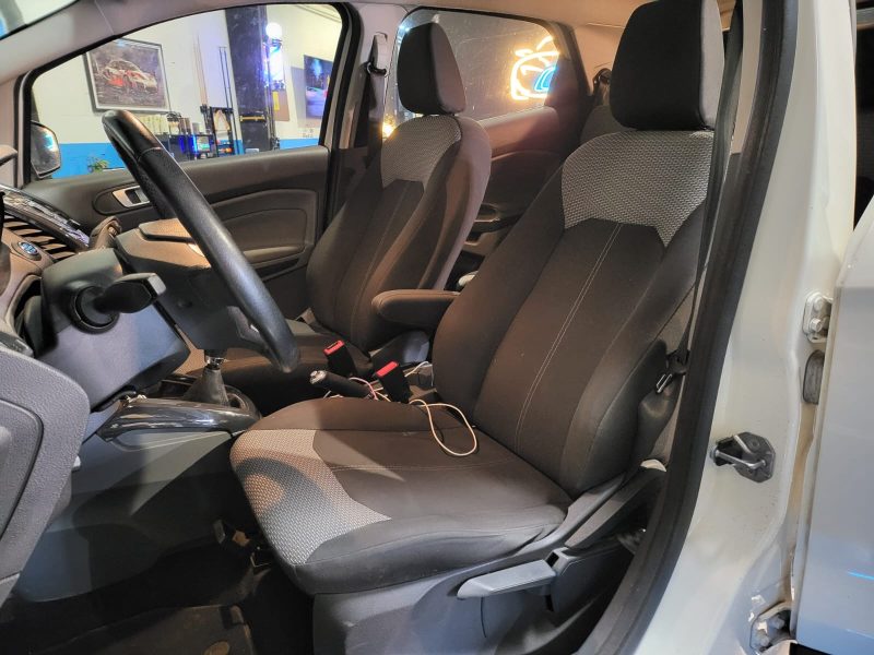 1.5 TDCi 90 cv TITANIUM / RADAR / BLUETOOTH / FEUX AUTO