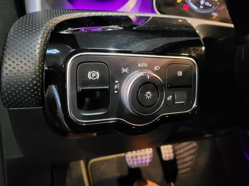 MERCEDES CLASSE A A 220d 190cv EDITION ONE TOIT OUVRANT / APPLE CARPLAY / SIEGES CHAUFFANT