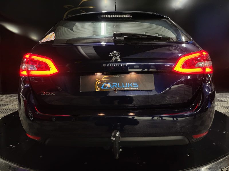 PEUGEOT 308 SW 1.2 PureTech BVM6 130cv ALLURE / 1ER MAIN / CARPLAY / CAMERA / SIEGES CHAUFFANTS