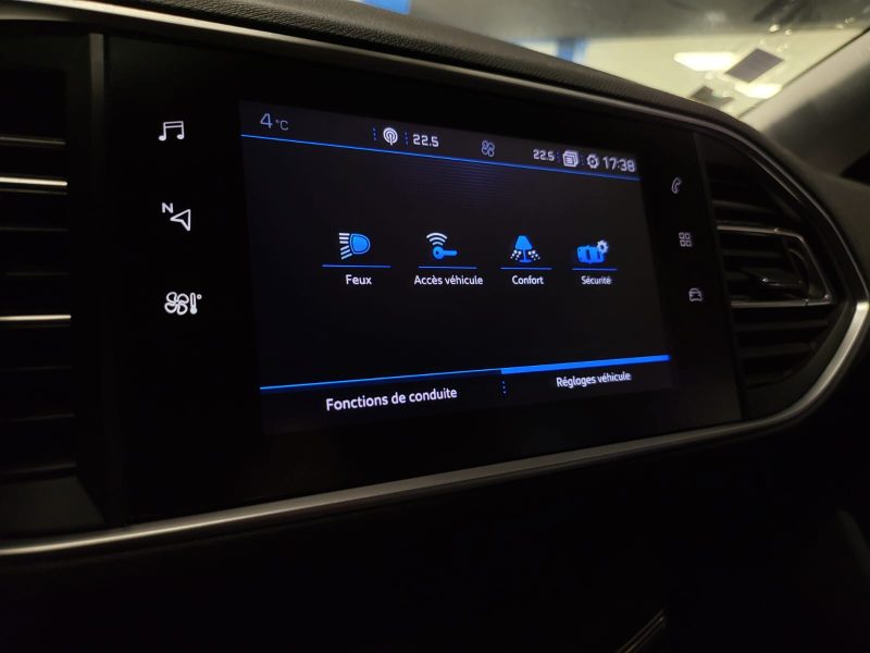 PEUGEOT 308 SW 1.2 PureTech BVM6 130cv ALLURE / 1ER MAIN / CARPLAY / CAMERA / SIEGES CHAUFFANTS