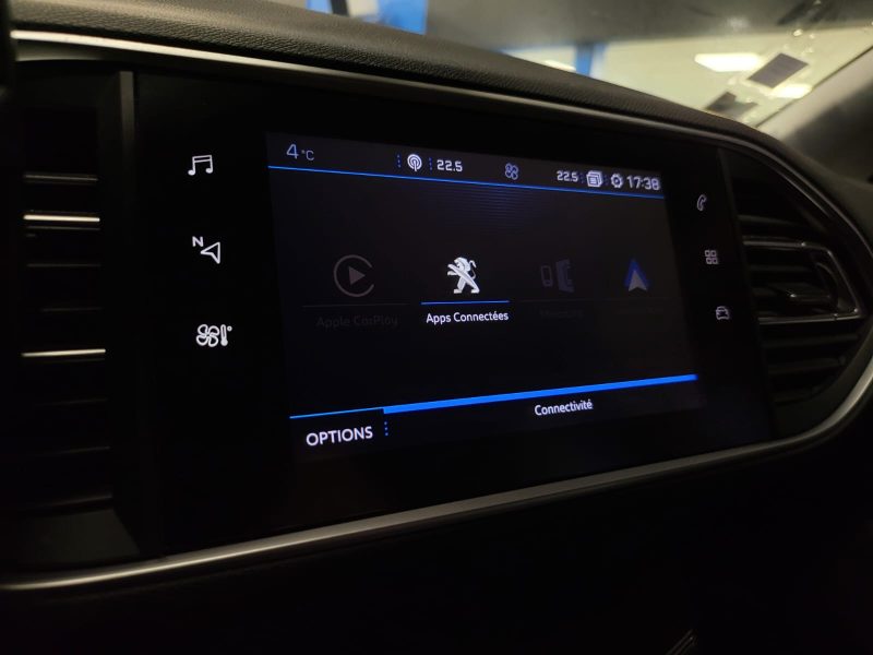 PEUGEOT 308 SW 1.2 PureTech BVM6 130cv ALLURE / 1ER MAIN / CARPLAY / CAMERA / SIEGES CHAUFFANTS