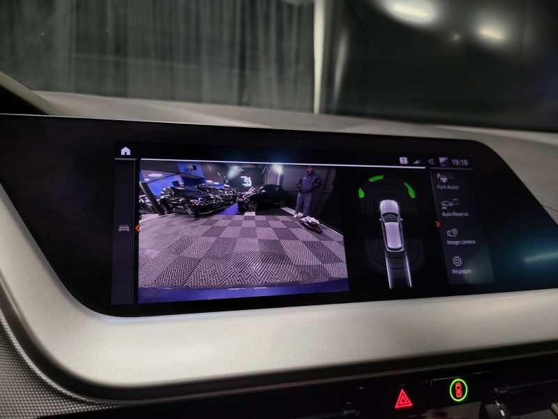 BMW SERIE 118d (F40) 2.0 150cv BUSINESS DESIGN CARPLAY SANS FIL / KEYLESS / ACC / KEYLESS / ANGLE M