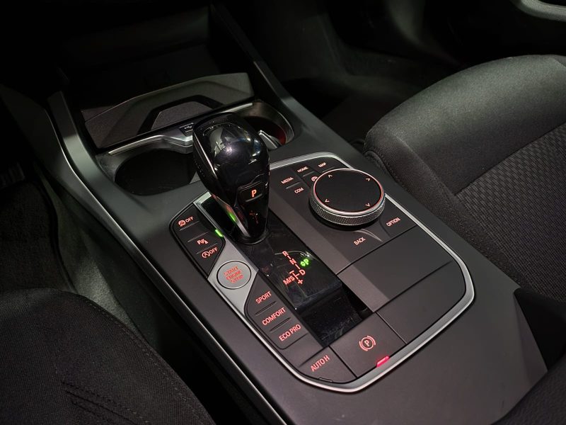 BMW SERIE 118d (F40) 2.0 150cv BUSINESS DESIGN CARPLAY SANS FIL / KEYLESS / ACC / KEYLESS / ANGLE M