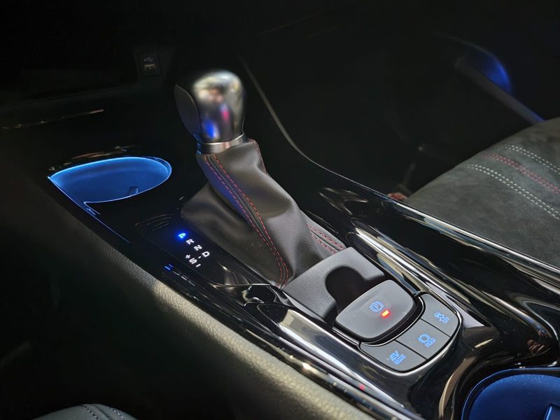 TOYOTA C-HR 2.0 Hybrid 184cv GR-SPORT / PREMIERE MAIN / SIEGE ET VOLANT CHAUFFANT / CAMERA / KEYLESS