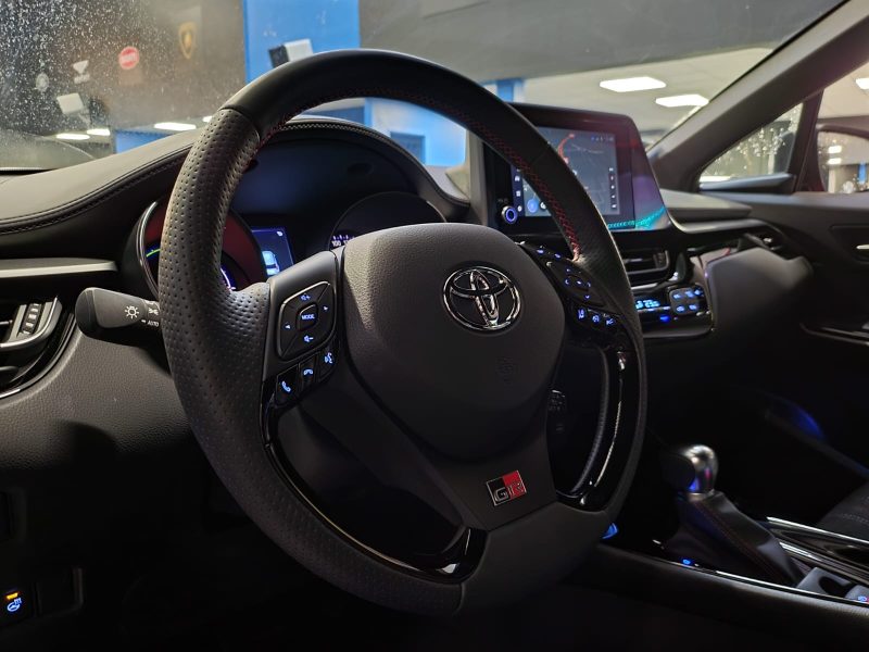 TOYOTA C-HR 2.0 Hybrid 184cv GR-SPORT / PREMIERE MAIN / SIEGE ET VOLANT CHAUFFANT / CAMERA / KEYLESS