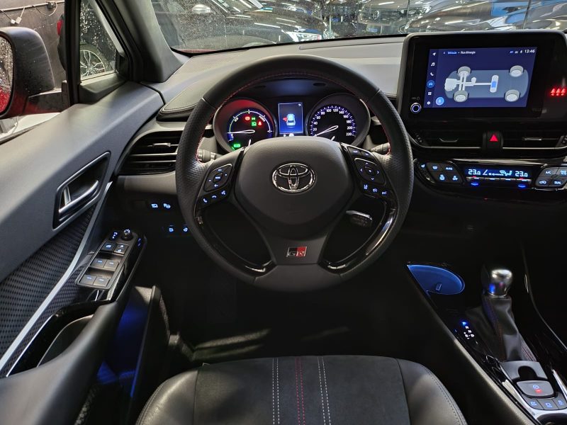 TOYOTA C-HR 2.0 Hybrid 184cv GR-SPORT / PREMIERE MAIN / SIEGE ET VOLANT CHAUFFANT / CAMERA / KEYLESS