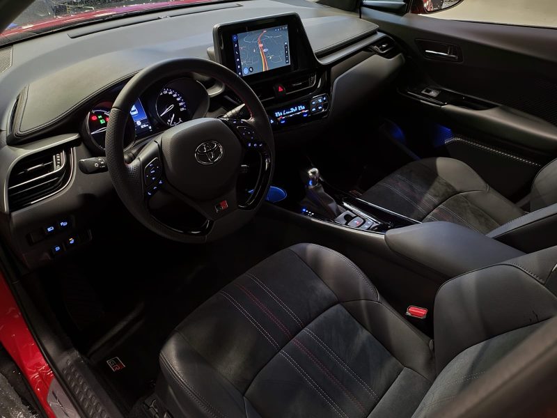 TOYOTA C-HR 2.0 Hybrid 184cv GR-SPORT / PREMIERE MAIN / SIEGE ET VOLANT CHAUFFANT / CAMERA / KEYLESS