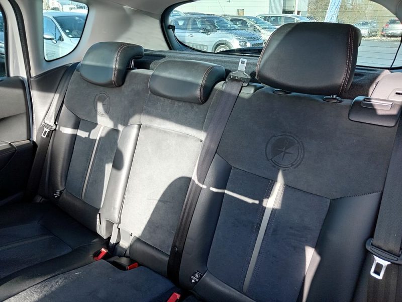 PEUGEOT 3008 Monospace 2015