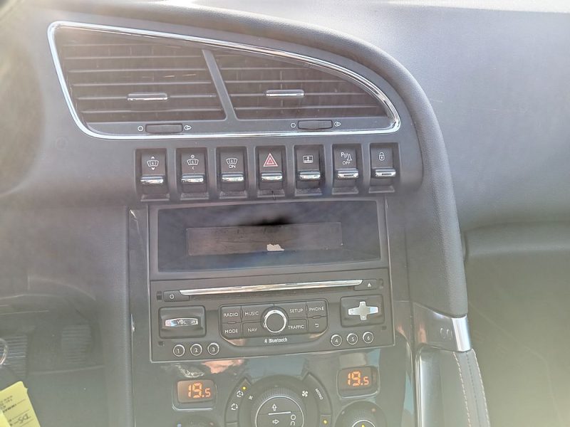 PEUGEOT 3008 Monospace 2015