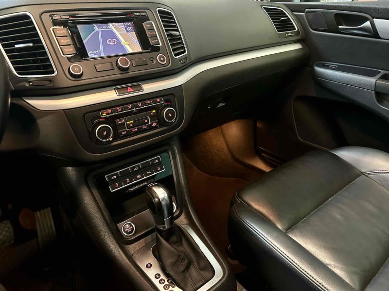 VOLKSWAGEN SHARAN 2011