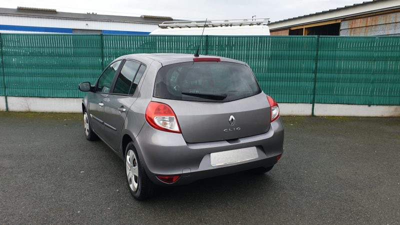 RENAULT CLIO III dCi 85 eco2 Dynamique