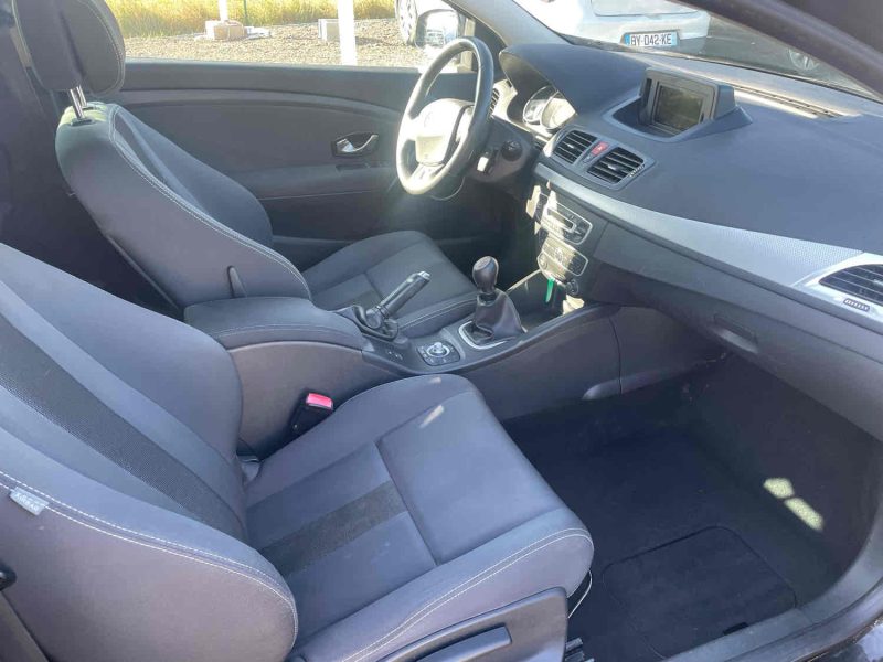 RENAULT MEGANE III Coupé GPS GARANTIE 12 MOIS