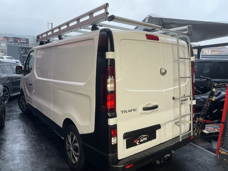 RENAULT TRAFIC III Camionnette 2016