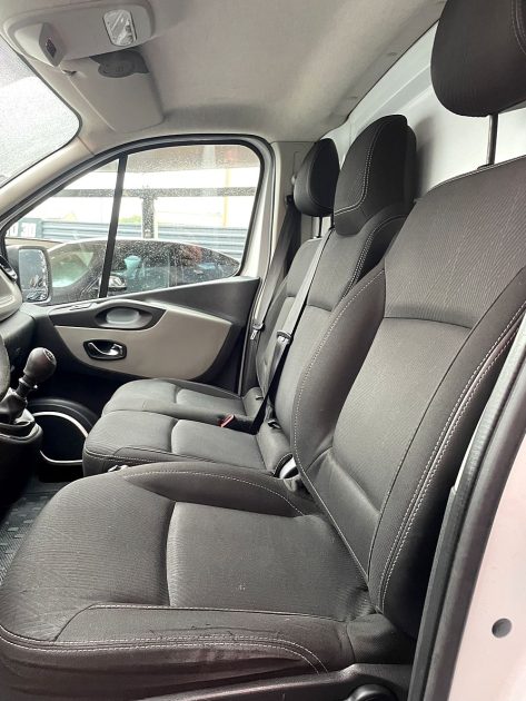 RENAULT TRAFIC III Camionnette 2016