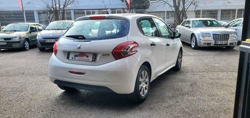 Peugeot 208 1.4 HDi 70 cv, *Véhicule Société*, *Historique complet*