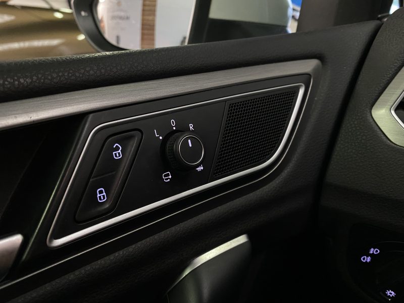 VOLKSWAGEN GOLF SPORTSVAN VII 2014