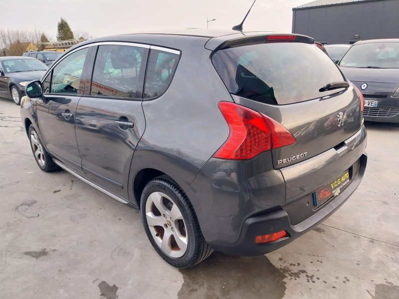 PEUGEOT 30081.6 HDi 110 Premium pack