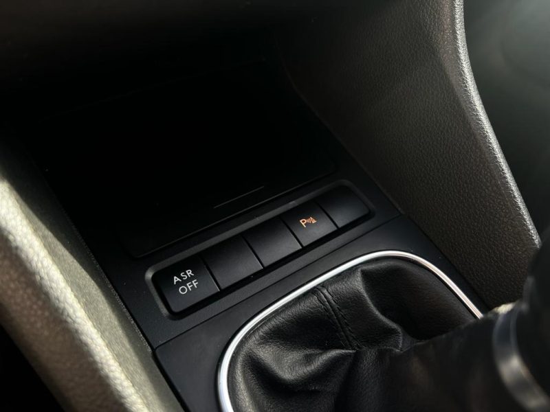 VOLKSWAGEN GOLF VI 2010