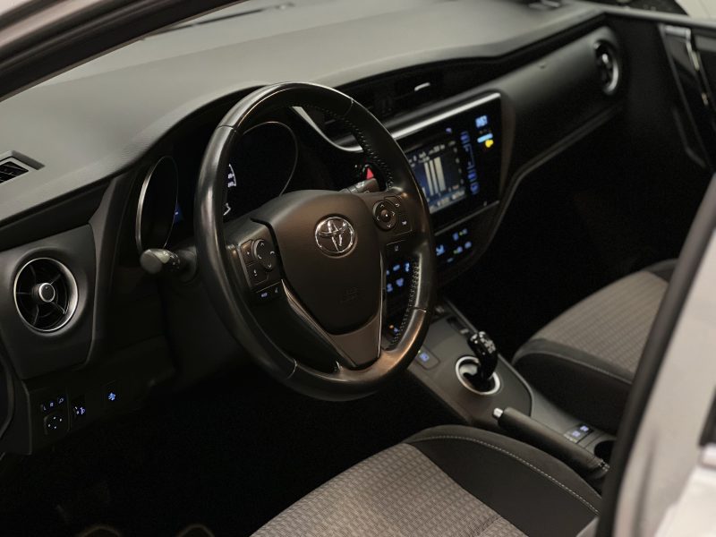 Toyota Auris Touring 1,8 Team D 136ch