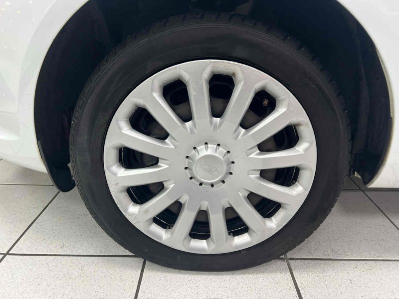 FORD FIESTA VI 82CV TREND