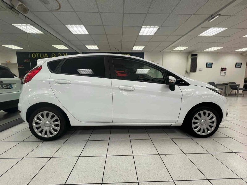 FORD FIESTA VI 82CV TREND