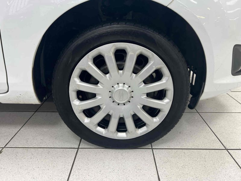 FORD FIESTA VI 82CV TREND