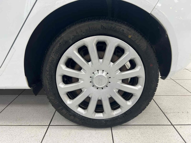 FORD FIESTA VI 82CV TREND