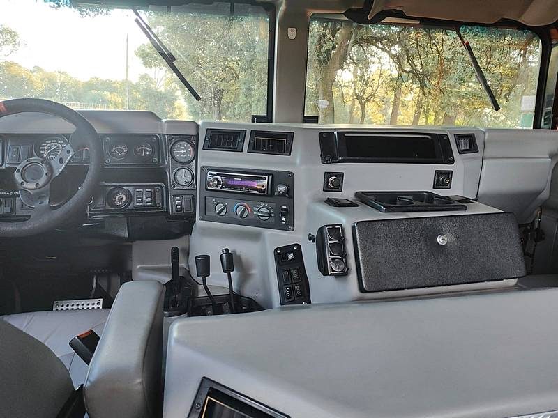 A.M.G. HUMMER H1 HUMMER H1 1997