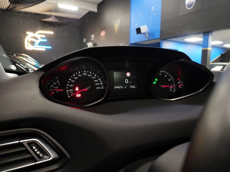 PEUGEOT 308 1.2 THP 130cv ALLURE /TOIT PANO+SIEGE CHAUFFANT+CAR PLAY+CAMERA/