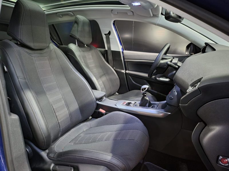 PEUGEOT 308 1.2 THP 130cv ALLURE /TOIT PANO+SIEGE CHAUFFANT+CAR PLAY+CAMERA/