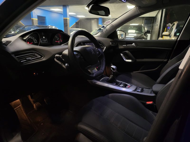 PEUGEOT 308 1.2 THP 130cv ALLURE /TOIT PANO+SIEGE CHAUFFANT+CAR PLAY+CAMERA/
