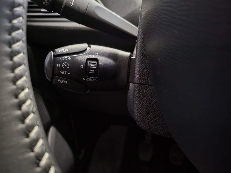 PEUGEOT 308 1.2 THP 130cv ALLURE /TOIT PANO+SIEGE CHAUFFANT+CAR PLAY+CAMERA/