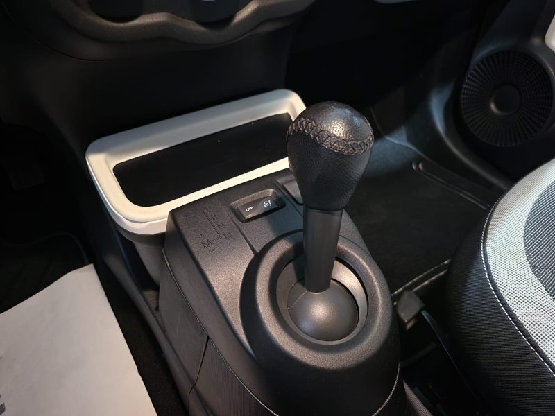 RENAULT TWINGO III 0.9 TCe 90cv LIMITED EDC6 / RADARS ARRIERES