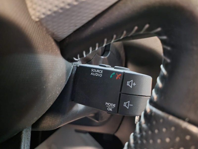 RENAULT TWINGO III 0.9 TCe 90cv LIMITED EDC6 / RADARS ARRIERES