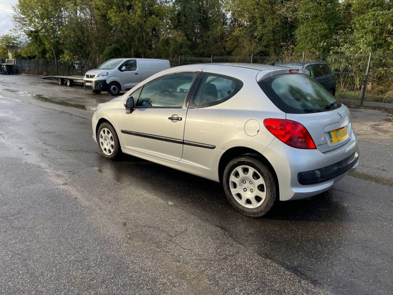 PEUGEOT 207