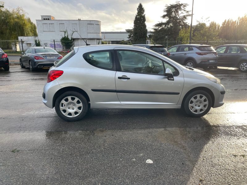 PEUGEOT 207