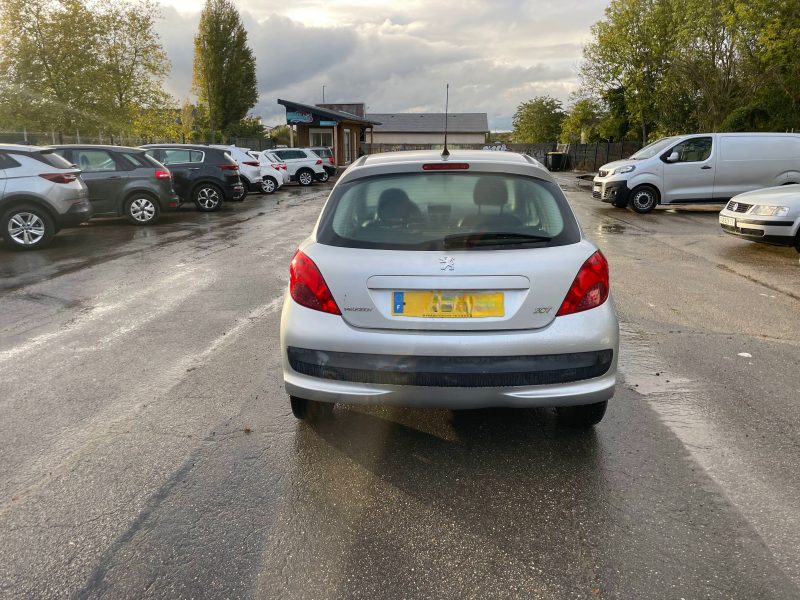 PEUGEOT 207